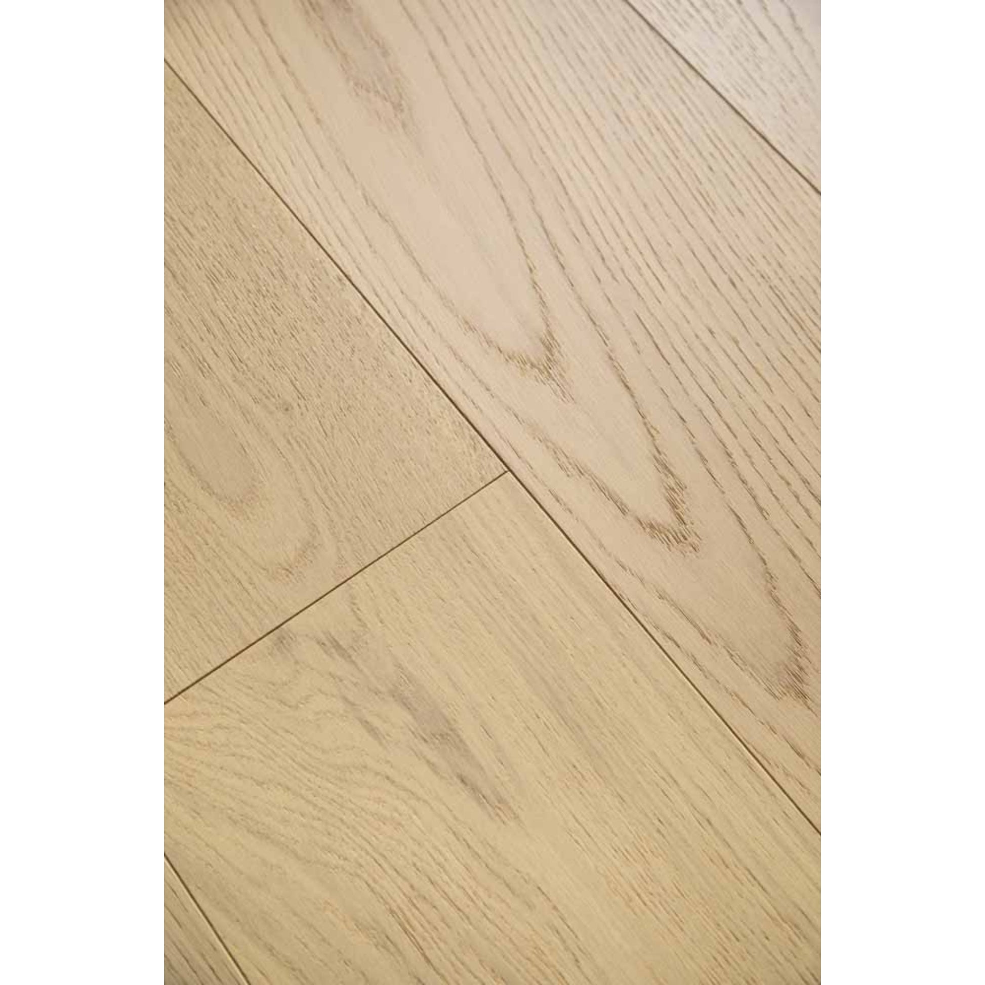 Close-up texture of brushed finish and natural knots on Innato 902 warm chestnut oak plank.