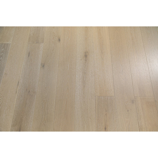 Vandyck Lusso 215 wire-brushed European white oak engineered wood flooring planks.