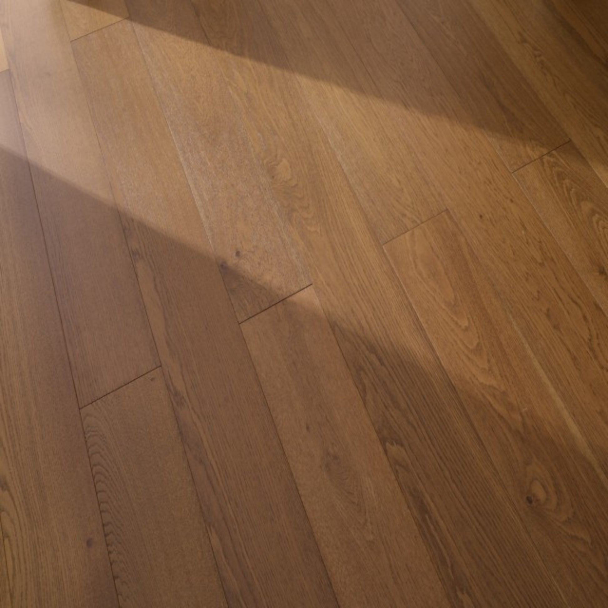 Vandyck Progettista 111 wire-brushed honey oak European engineered wood flooring planks.