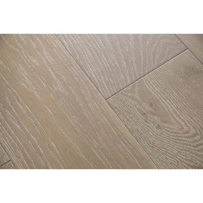 Close-up texture of wire-brushed finish on Vandyck Progettista 109 natural European oak plank.